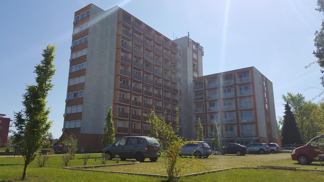 Surman Apartmanok Шиофок Экстерьер фото